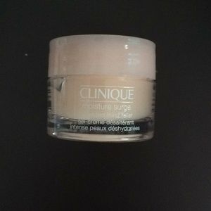 Clinique moisture surge